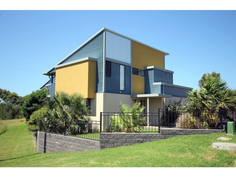 1//2 Lake Street, Eden NSW 2551