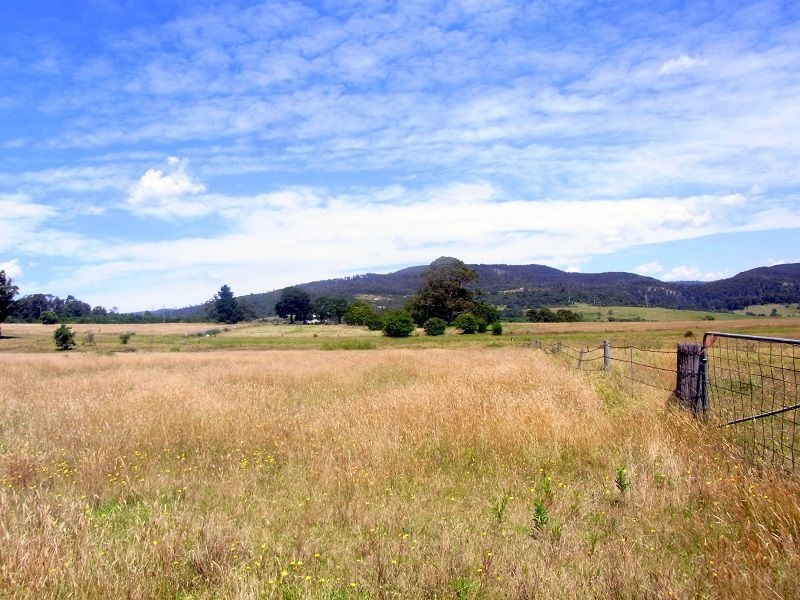 689 Back Creek Road, Lochiel NSW 2549