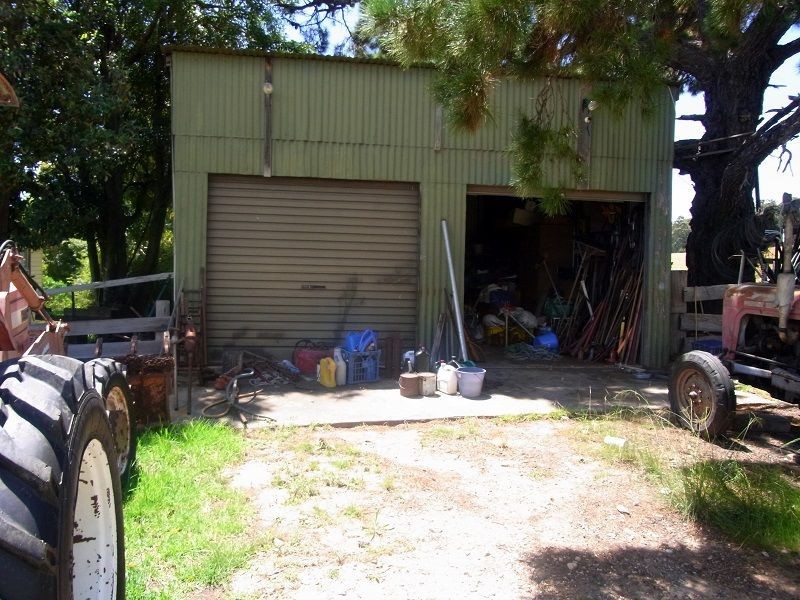 689 Back Creek Road, Lochiel NSW 2549