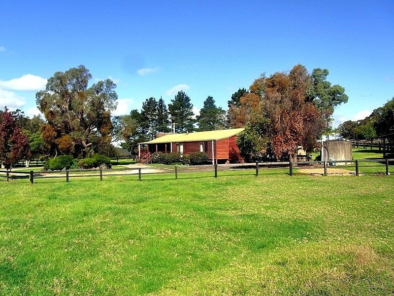 561 Back Creek Road, Lochiel NSW 2549