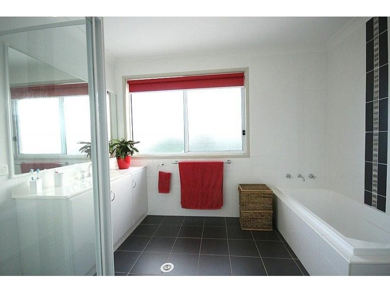 104 Toalla Street, Pambula NSW 2549