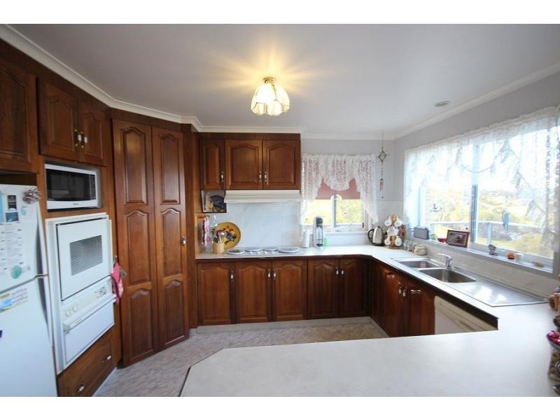 27 Victoria Terrace, Eden NSW 2551