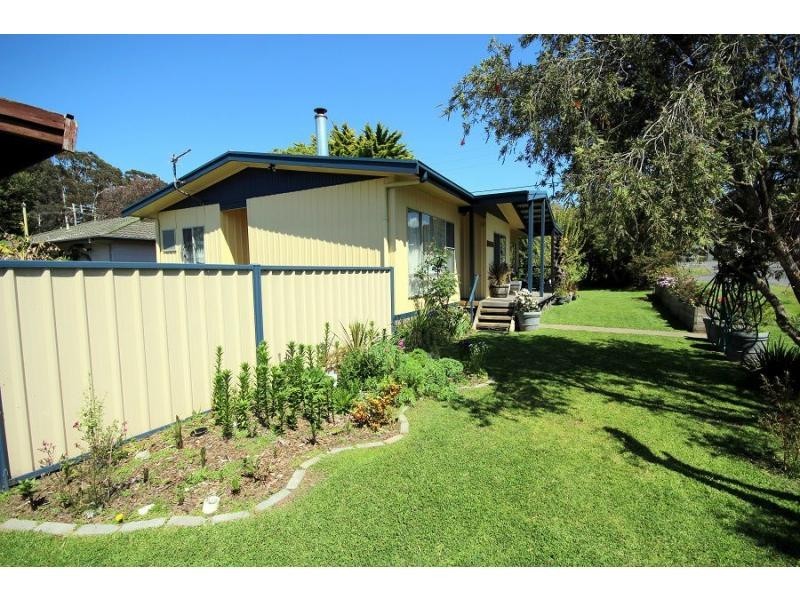 2 Linton Street, Eden NSW 2551