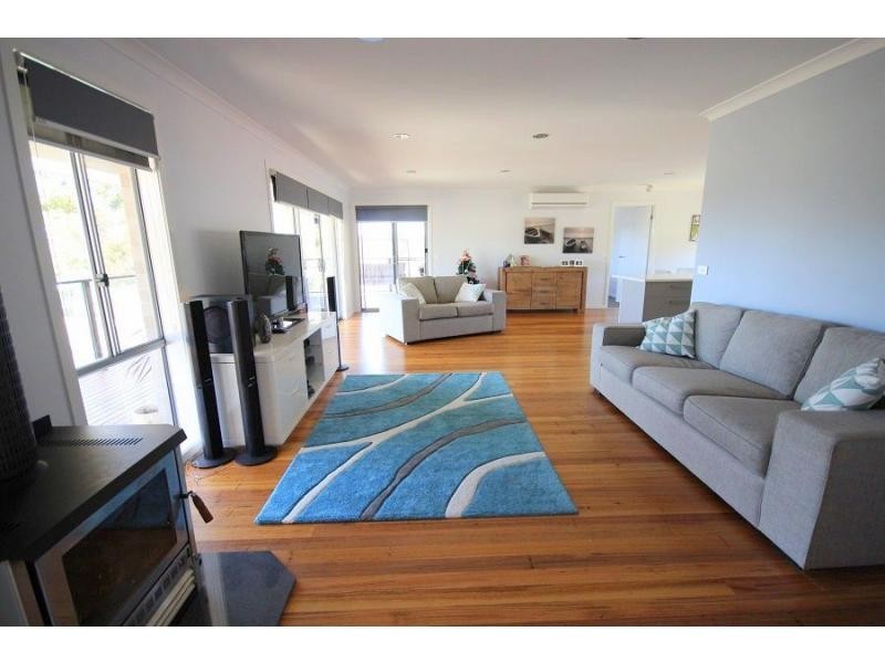 17 Trumpeter Avenue, Eden NSW 2551