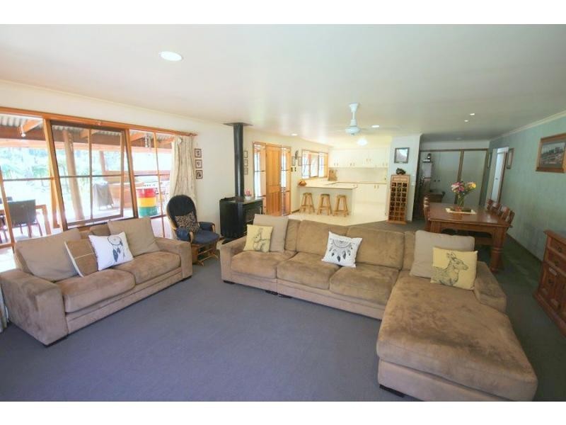 313 Back Creek Road, Lochiel NSW 2549