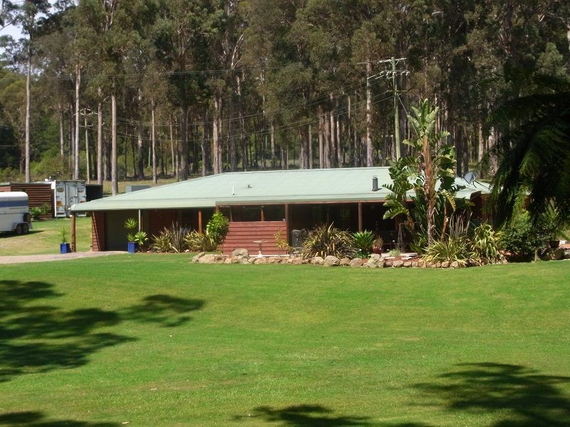 313 Back Creek Road, Lochiel NSW 2549