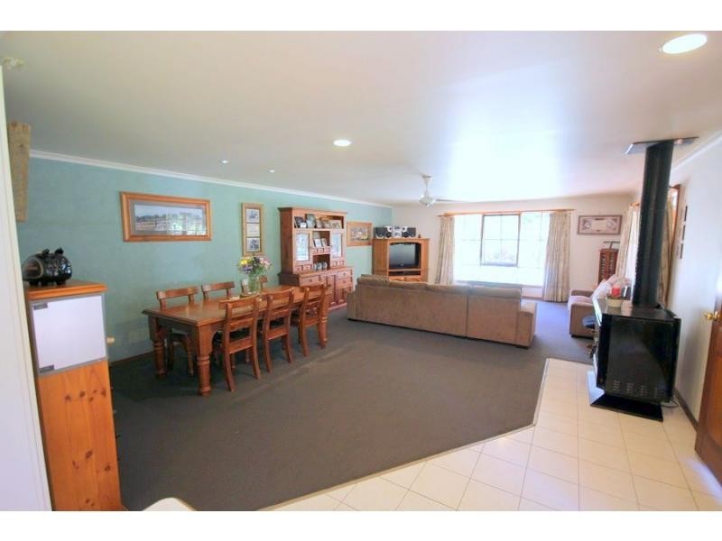 313 Back Creek Road, Lochiel NSW 2549