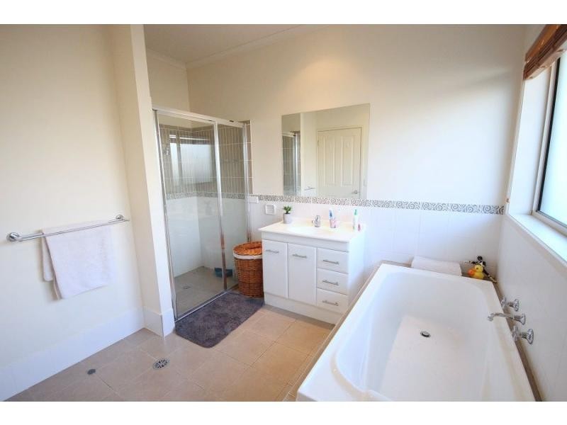 9 Wave Street, Eden NSW 2551