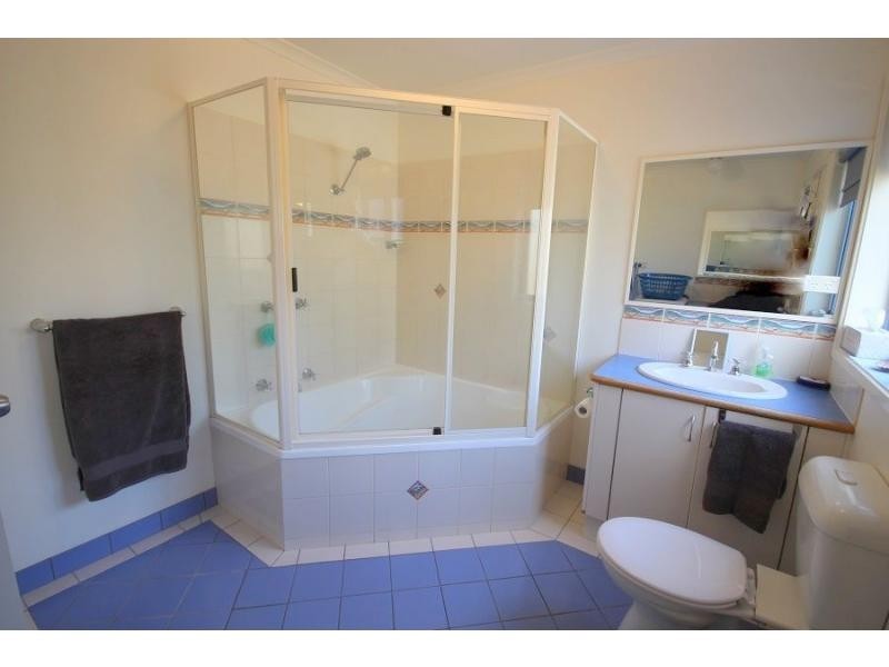 2/37 Ben Boyd Parade, Eden NSW 2551