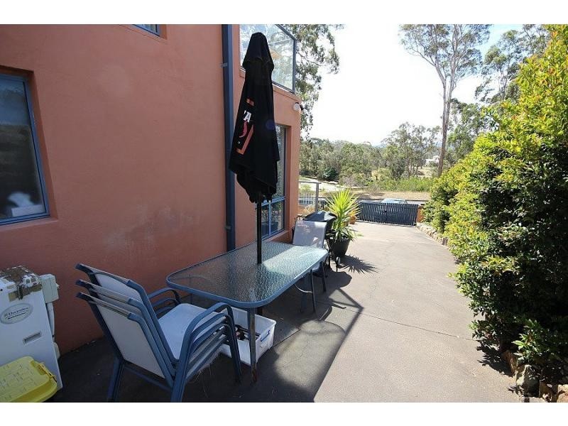 2/37 Ben Boyd Parade, Eden NSW 2551