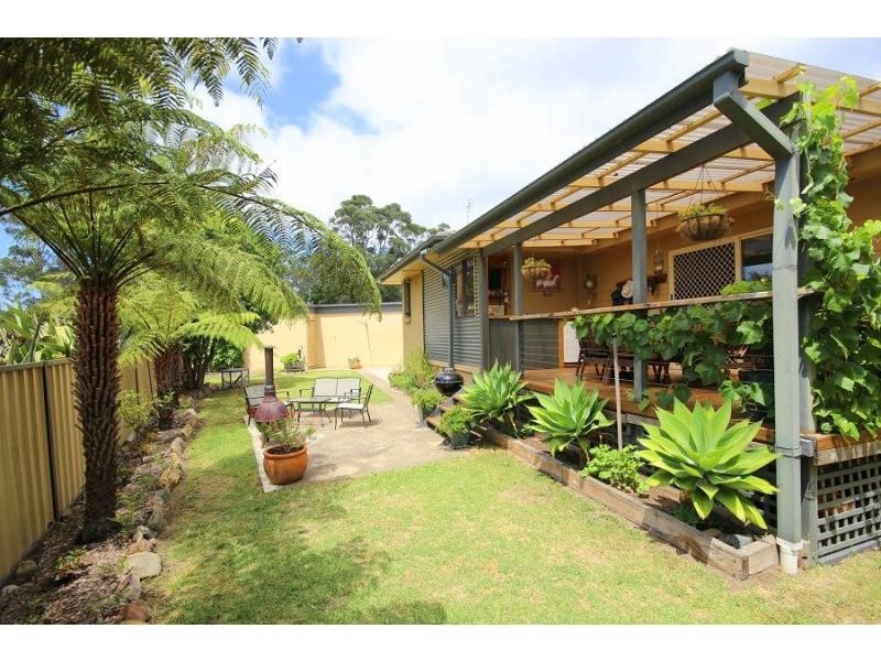 18 Emblen Street, Eden NSW 2551