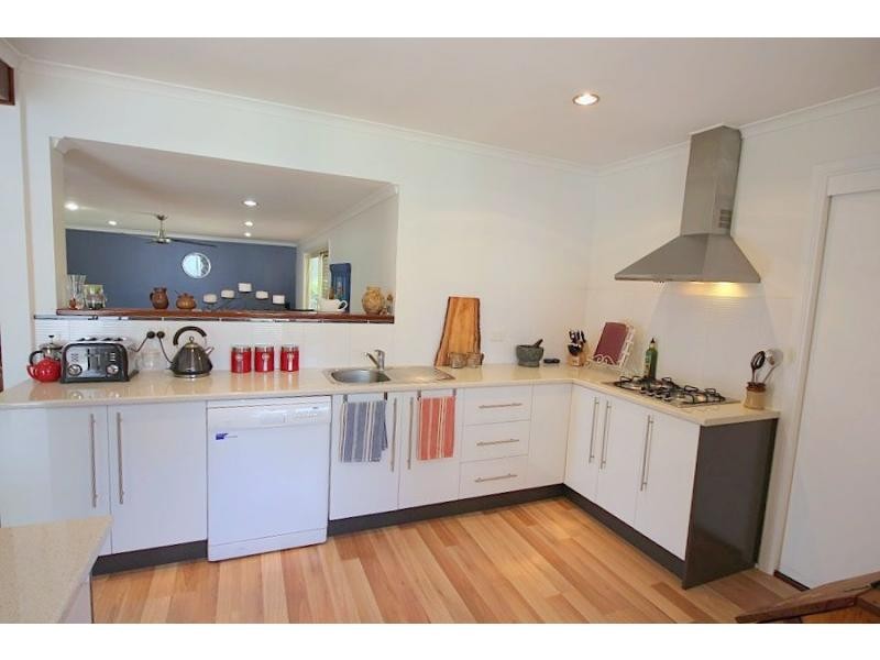 18 Emblen Street, Eden NSW 2551