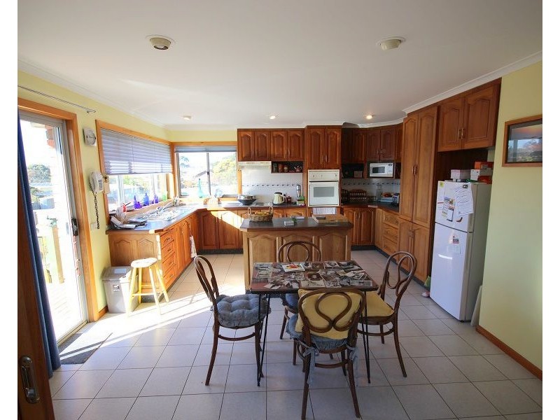 4 Flinders Street, Eden NSW 2551