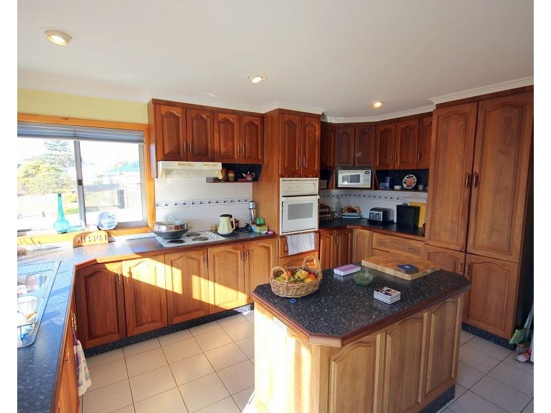 4 Flinders Street, Eden NSW 2551