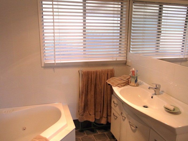 13 Emblen Street, Eden NSW 2551