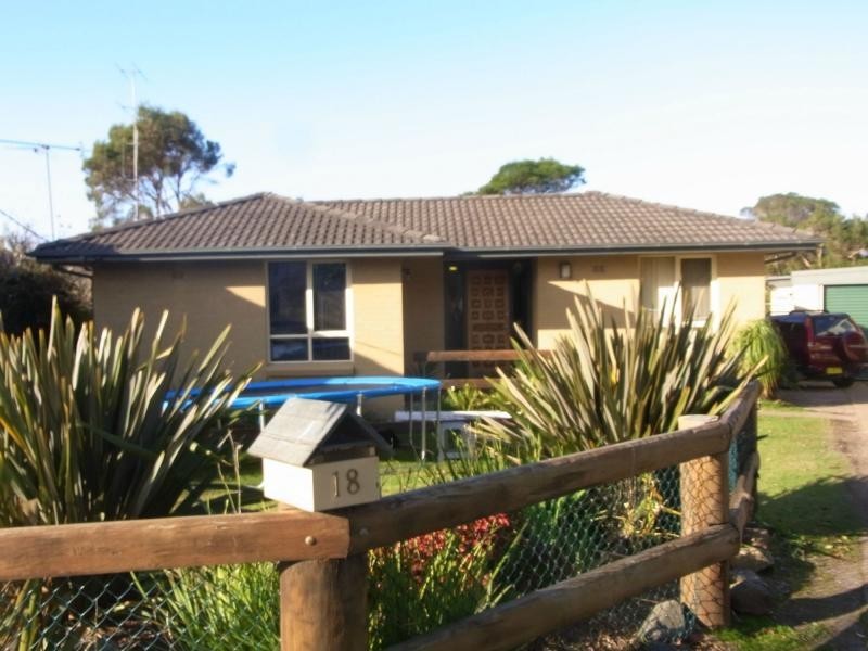 18 Emblen Street, Eden NSW 2551