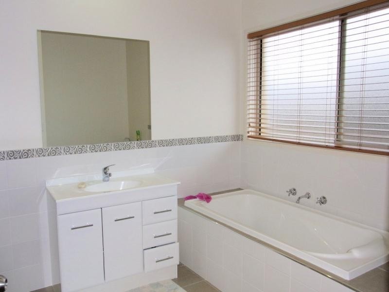 9 Wave Street, Eden NSW 2551