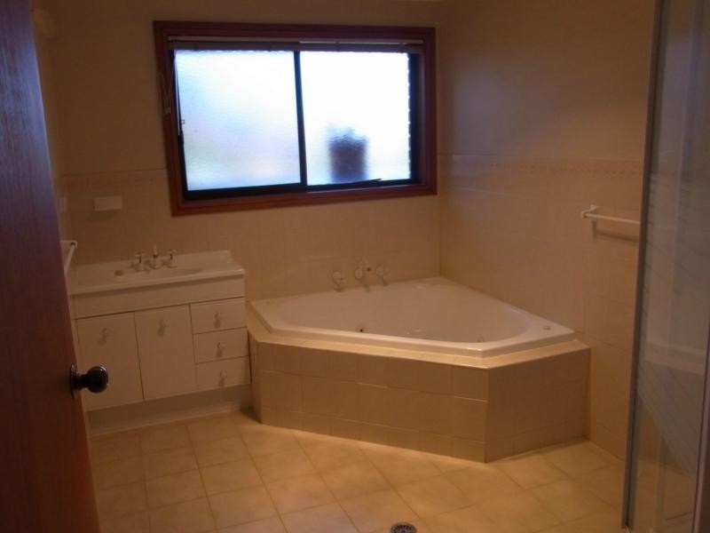 11 Andrea Street, Eden NSW 2551