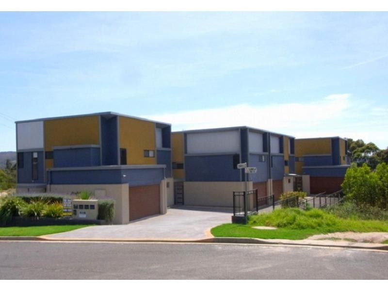 Unit 3/2 Lake Street, Eden NSW 2551