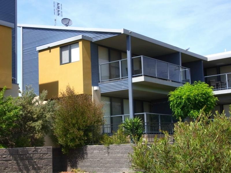 Unit 3/2 Lake Street, Eden NSW 2551