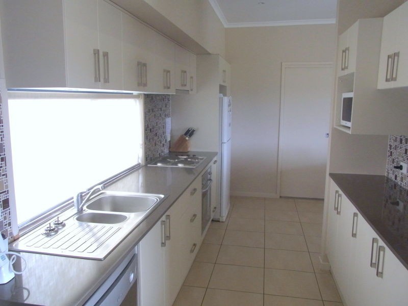 Unit 3/2 Lake Street, Eden NSW 2551