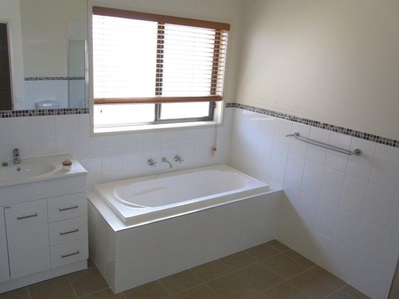 7 Dolphin Crescent, Eden NSW 2551