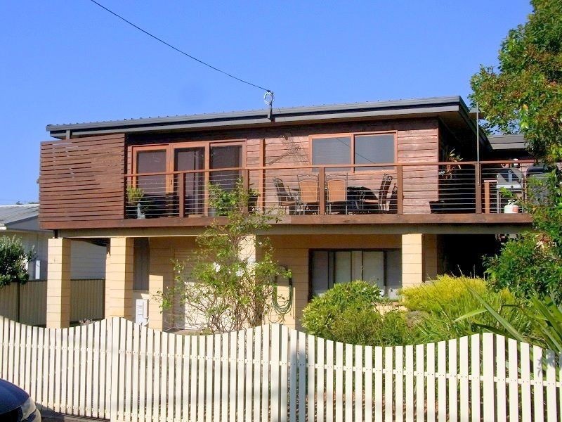 9 Emblen Street, Eden NSW 2551