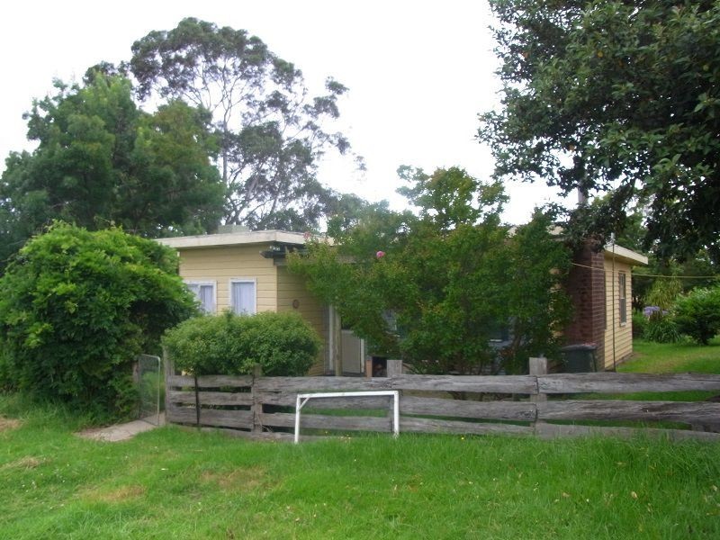 689 Back Creek Road, Lochiel NSW 2549