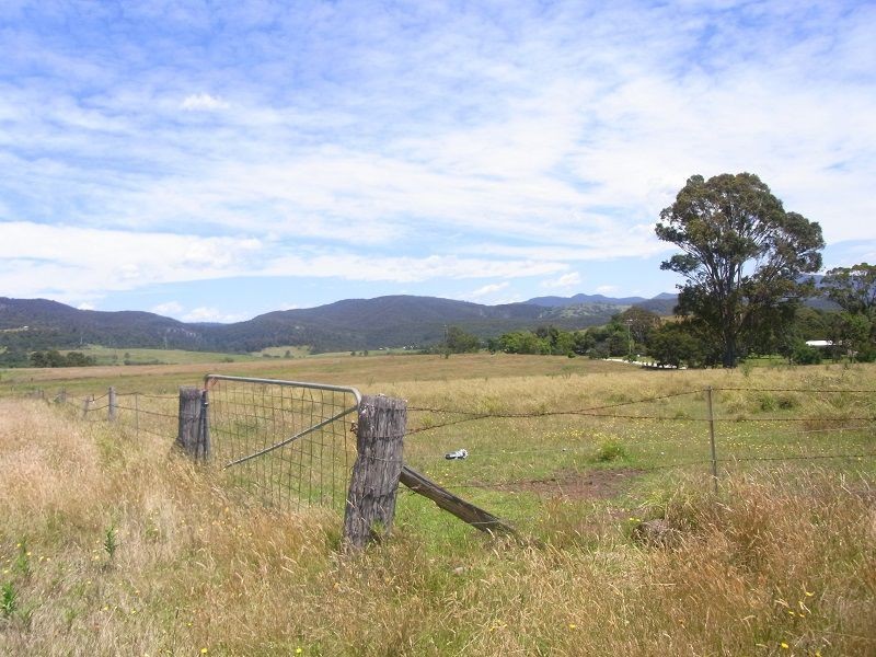 689 Back Creek Road, Lochiel NSW 2549