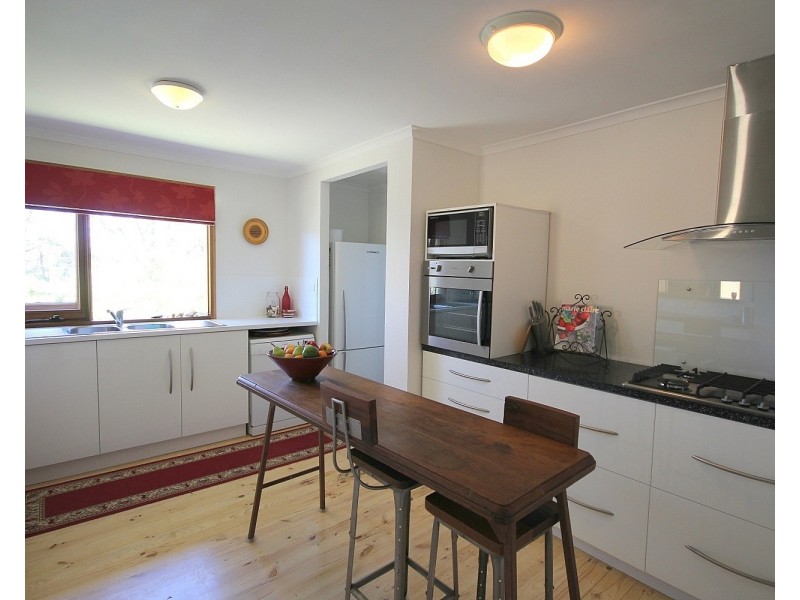 16 Bay St, Eden NSW 2551