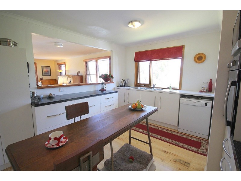 16 Bay St, Eden NSW 2551