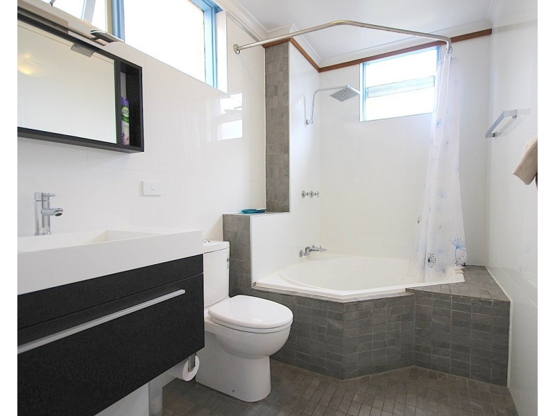 2/184 Imlay St, Eden NSW 2551