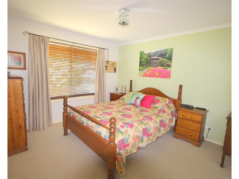 11 Kingfisher Cct, Eden NSW 2551