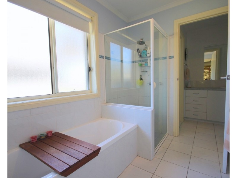 11 Kingfisher Cct, Eden NSW 2551