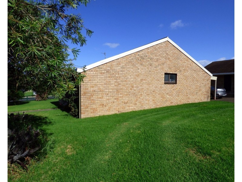 2//12 Barclay Street, Eden NSW 2551