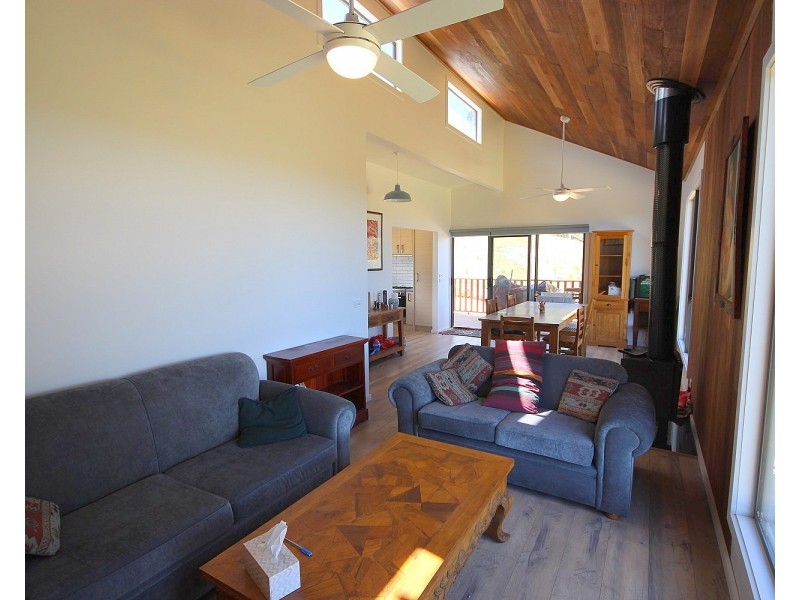 16 Allira Lane, Eden NSW 2551