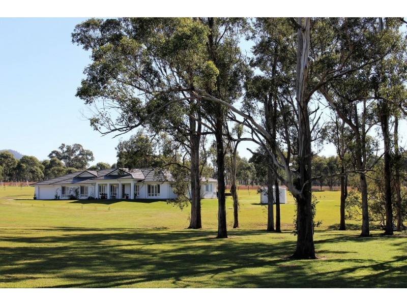 15 Moonlight Circuit, Gloucester NSW 2422