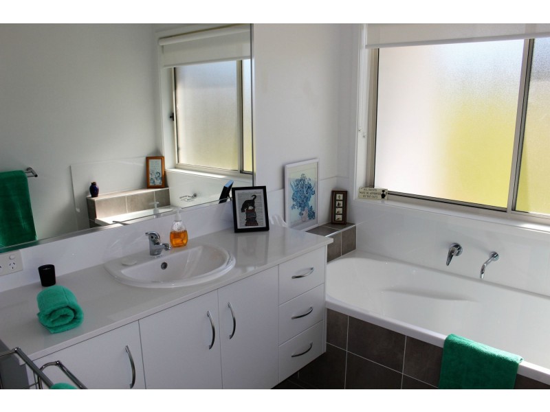 15 Moonlight Circuit, Gloucester NSW 2422