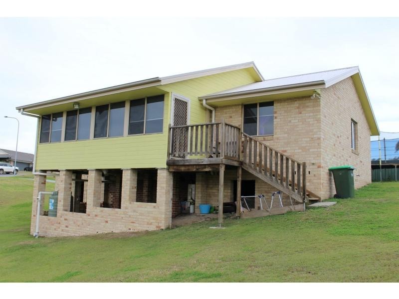 8 Shedden Close, Gloucester NSW 2422