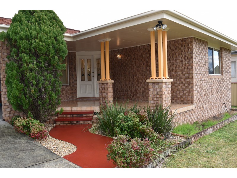 13 Pine Cl, Gloucester NSW 2422