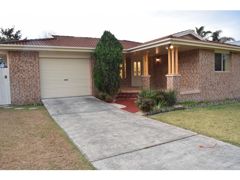 13 Pine Cl, Gloucester NSW 2422