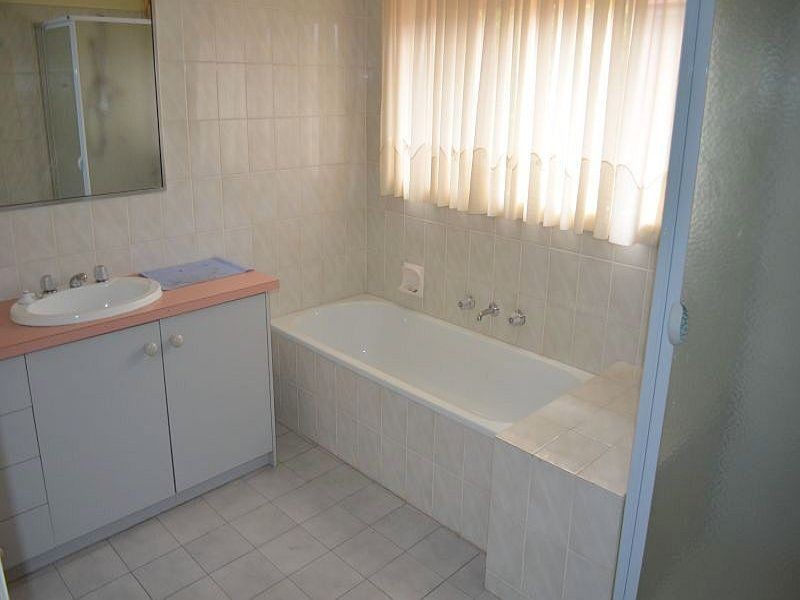 Avondale Heights VIC 3034