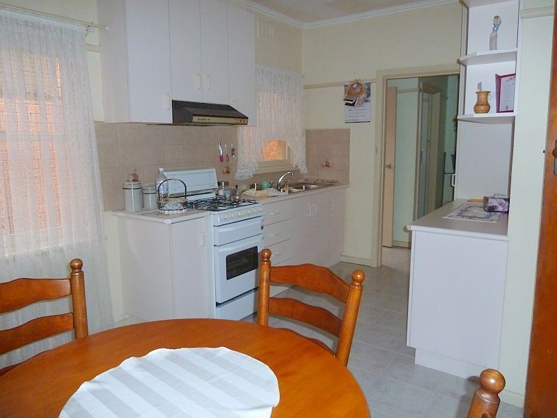 21 Thomas Street, Airport West VIC 3042