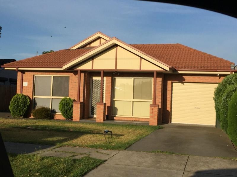Unit 1/49 Elstone Avenue, Airport West VIC 3042
