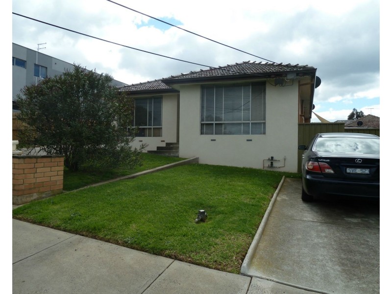 1/16 Hampton Road, Essendon West VIC 3040