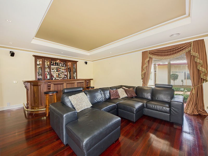 Taylors Lakes VIC 3038