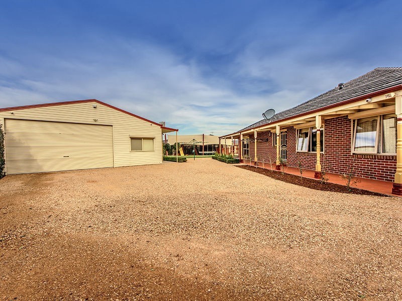 Taylors Lakes VIC 3038