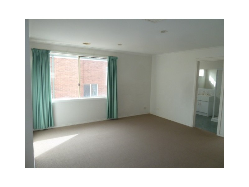 127 Military Road, Avondale Heights VIC 3034