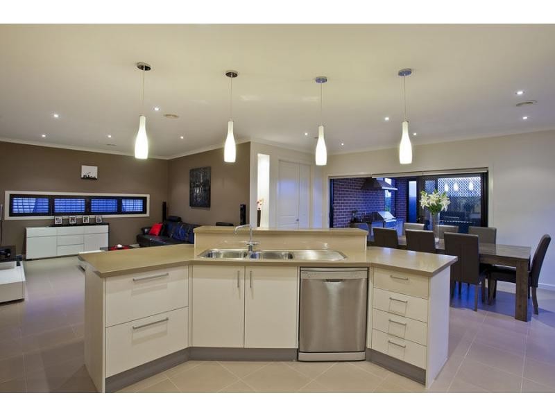 Caroline Springs VIC 3023