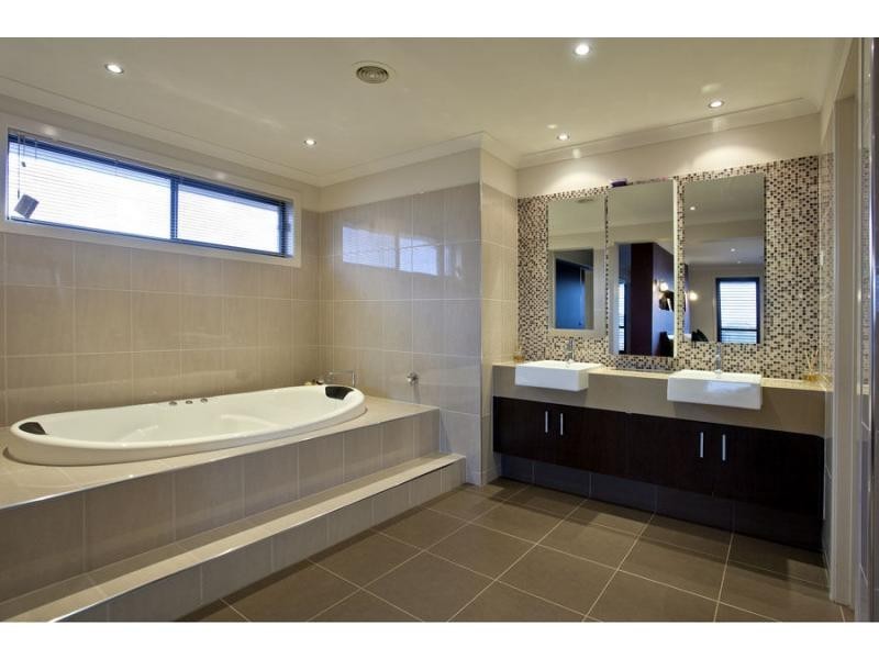 Caroline Springs VIC 3023